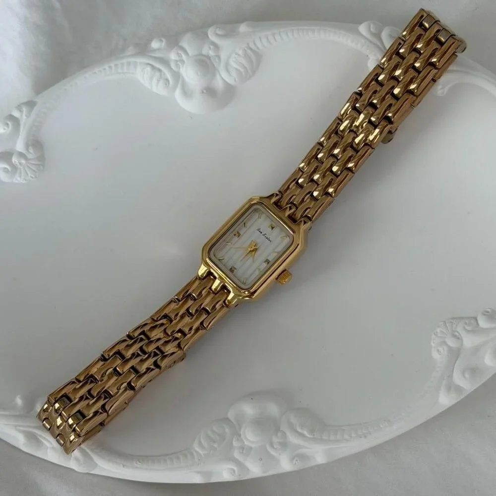 SKU:0489‎ cute gold white mini watch + in a gift box/bag the size is adjustable